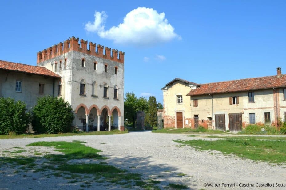 Cascina Castello - Settala [Vista Interno]